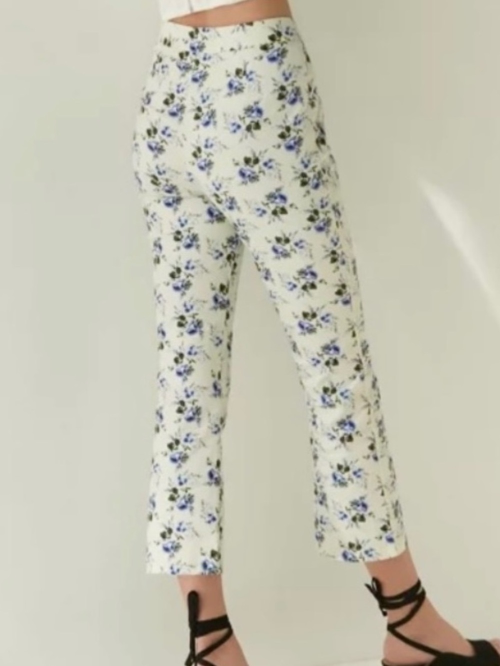 NWOT Laura Ashley and Urban Outfitters Leila Floral Crop Cropped Flared Pants